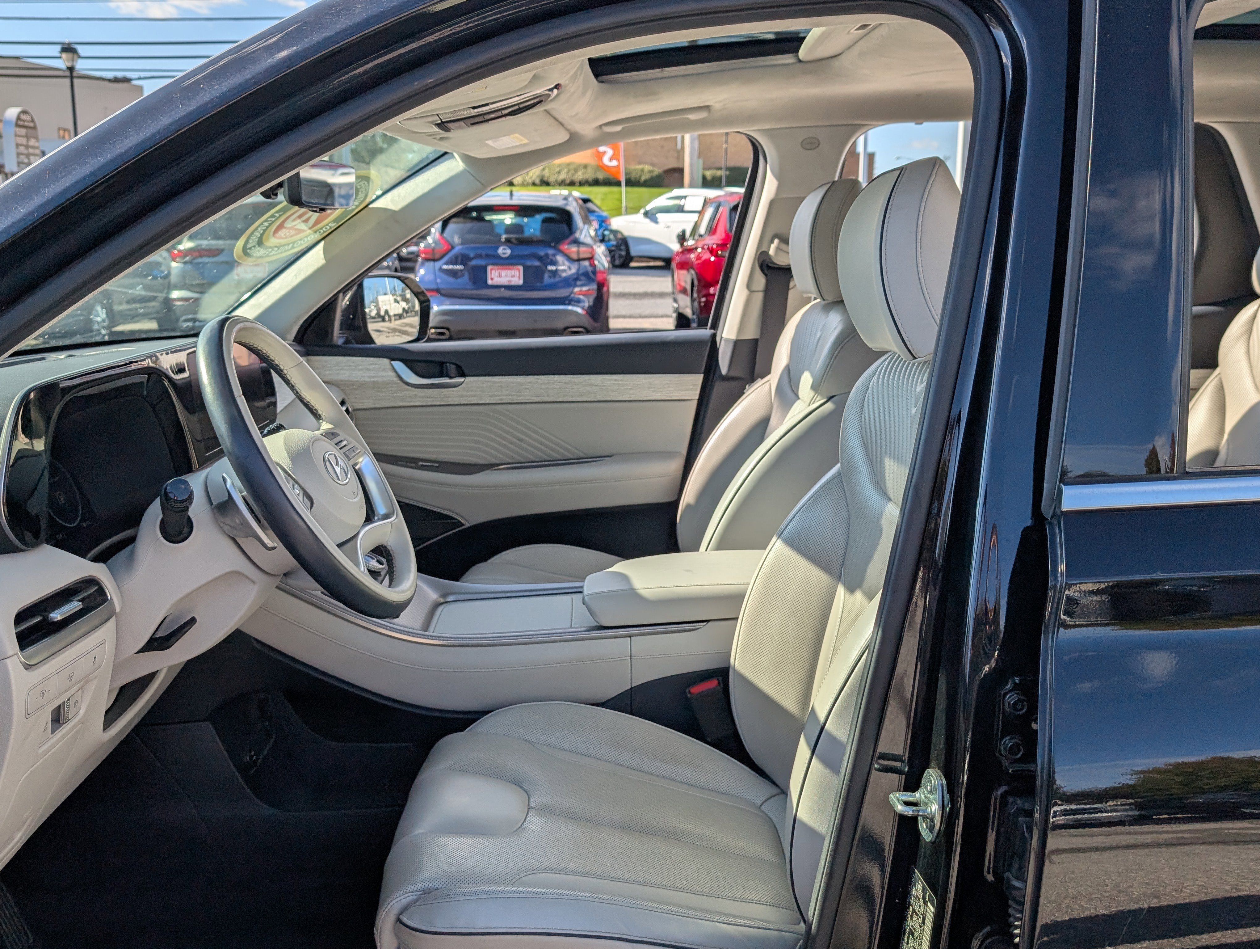 Used 2024 Hyundai Palisade Calligraphy image 16
