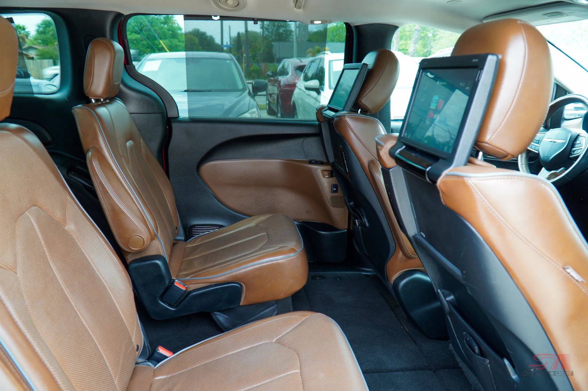 Used 2017 Chrysler Pacifica Limited image 25