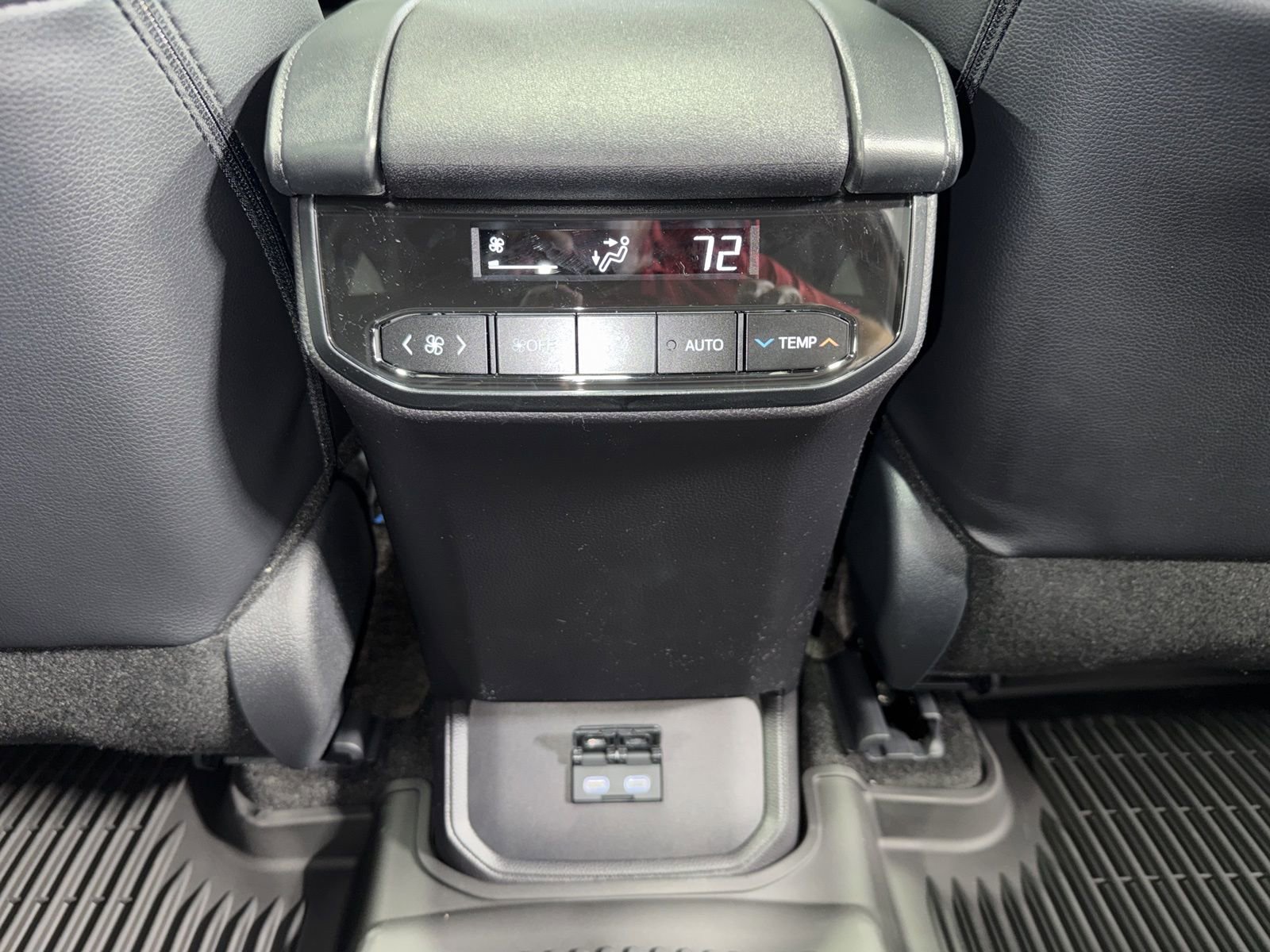 New 2026 Toyota Highlander XLE image 15