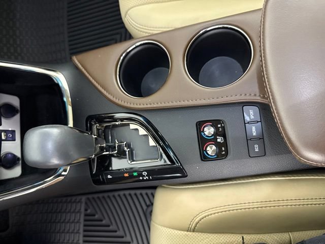 Used 2015 Toyota Avalon Limited FWD image 18
