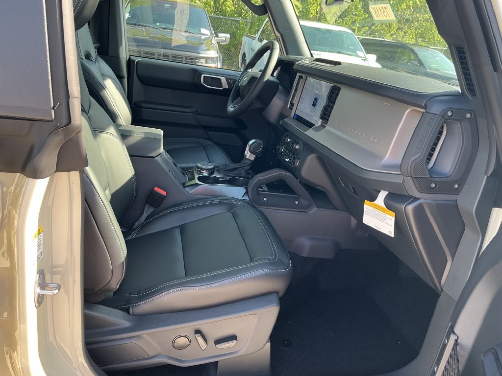 New 2026 Ford Bronco Outer Banks w/ Sasquatch Package AWD/4WD image 18