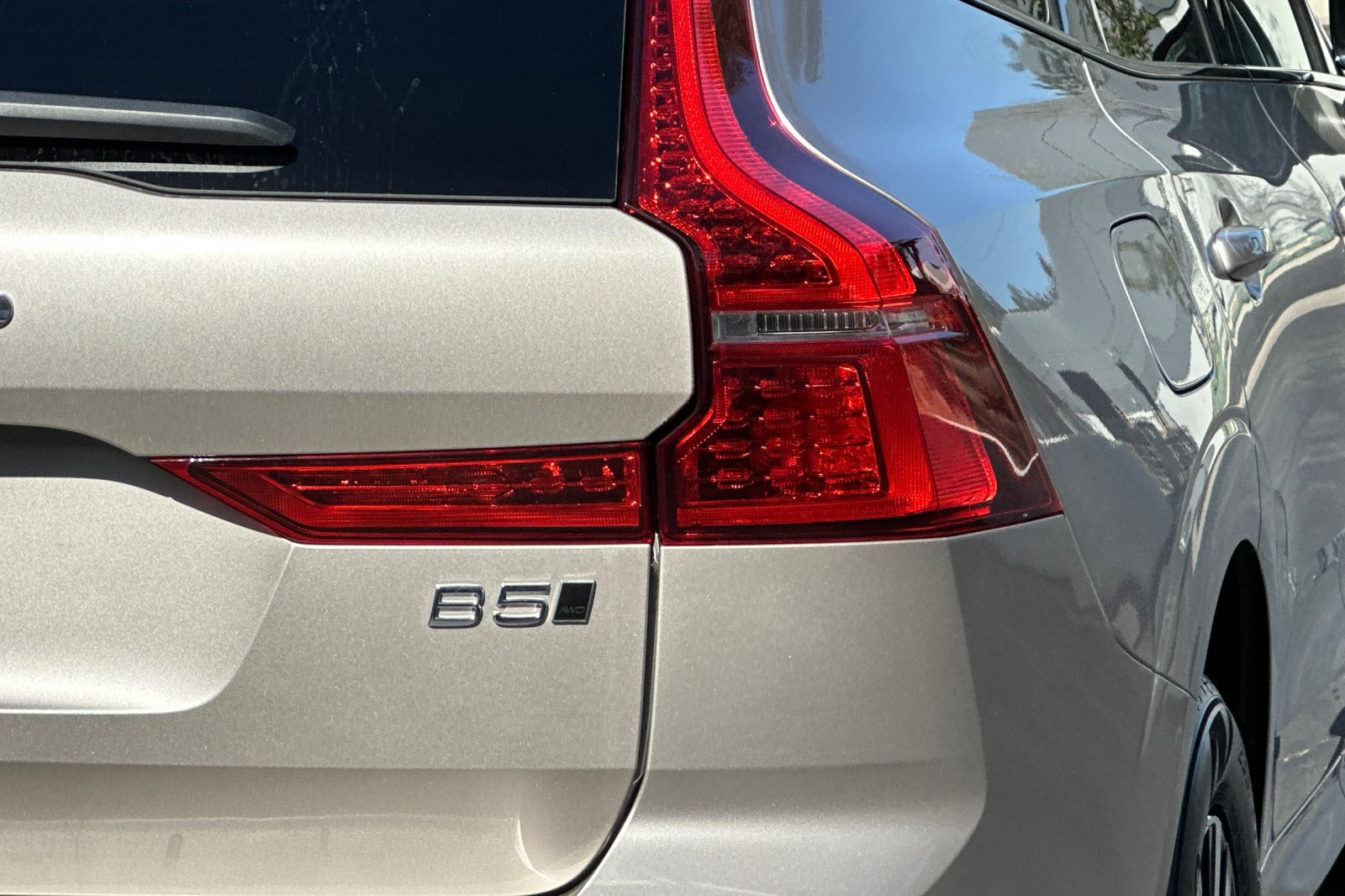 Certified 2025 Volvo XC60 B5 Core AWD/4WD image 35