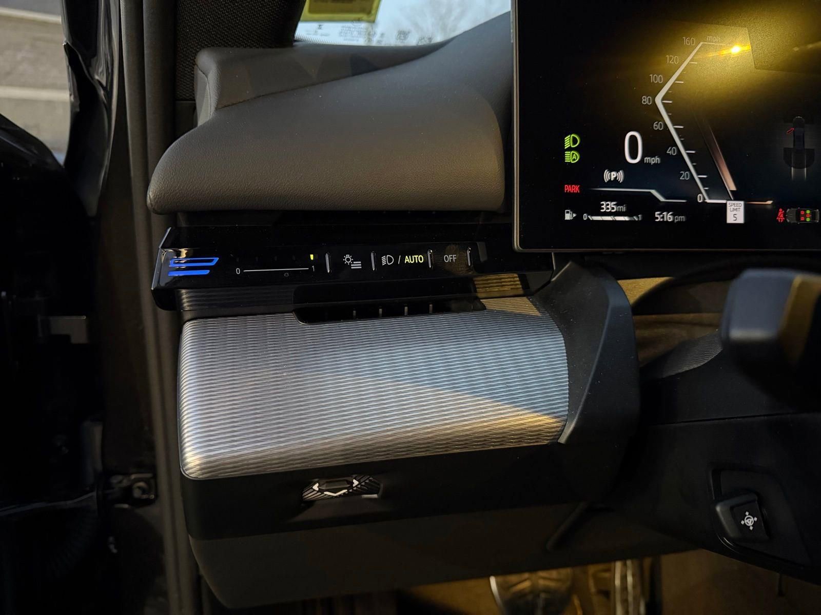 Used 2026 BMW 530i xDrive image 24