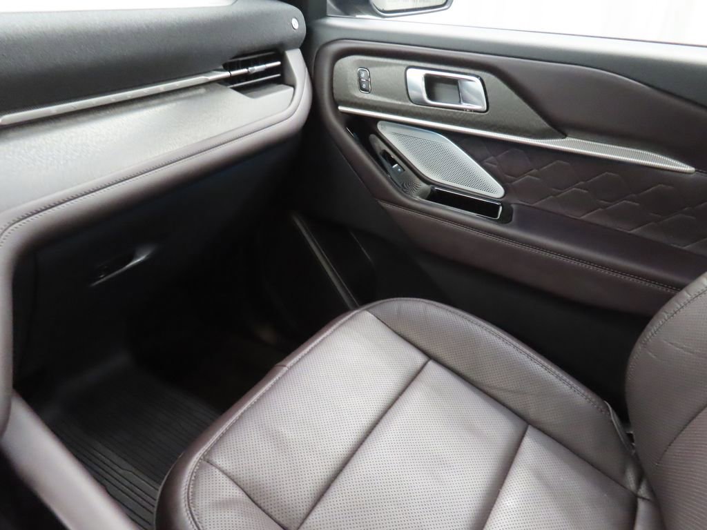 Used 2026 Ford Explorer Platinum w/ LUX Leather Package AWD/4WD image 33