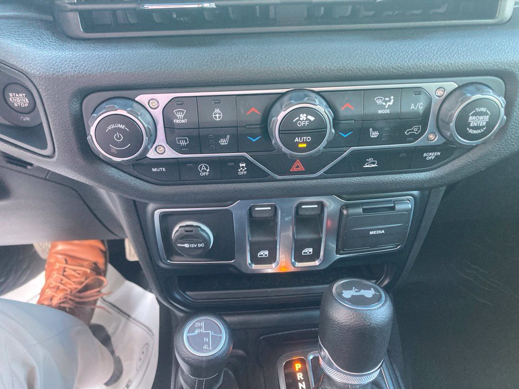 Used 2024 Jeep Wrangler Sport AWD/4WD image 24