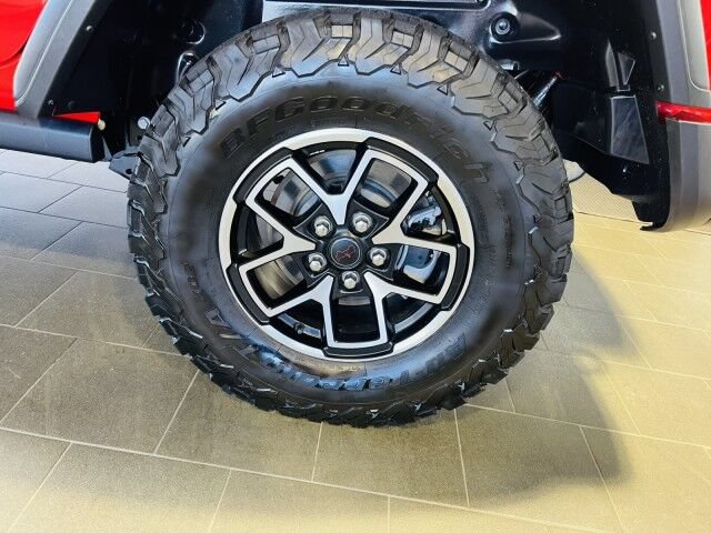 Used 2025 Jeep Wrangler Unlimited Rubicon AWD/4WD image 30