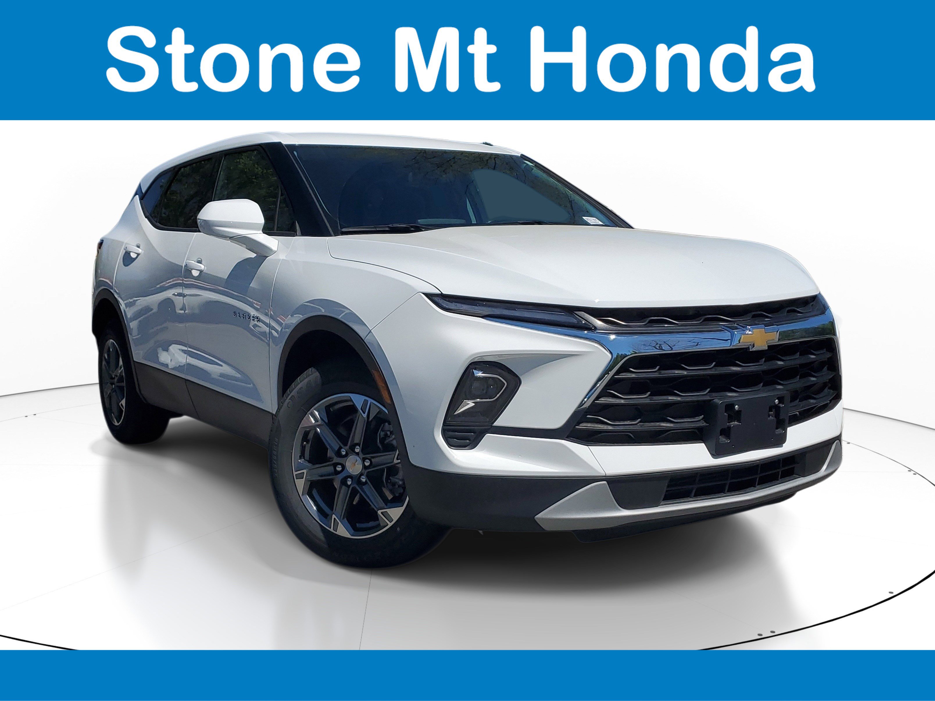 Used 2025 Chevrolet Blazer LT image 1