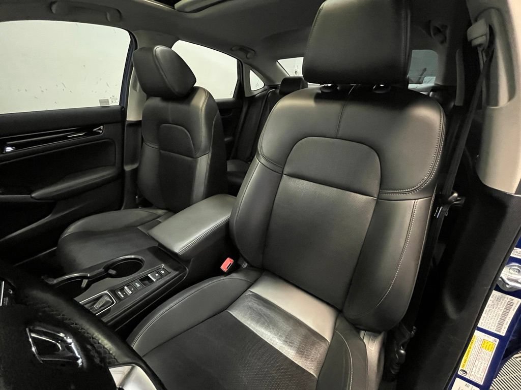Used 2022 Honda Civic Touring image 11