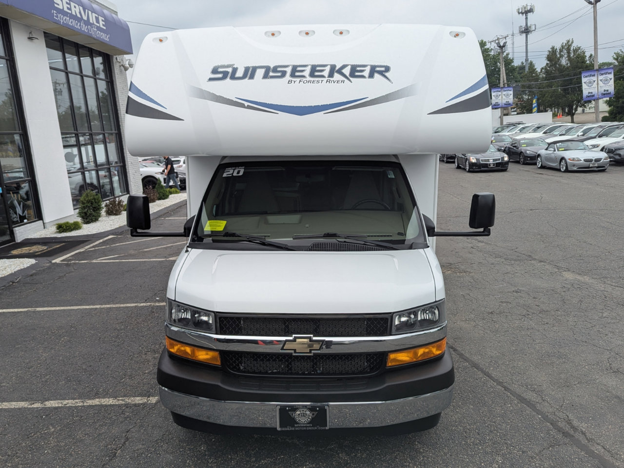 Used 2019 Chevrolet Express 4500 w/ RV Package RWD image 3