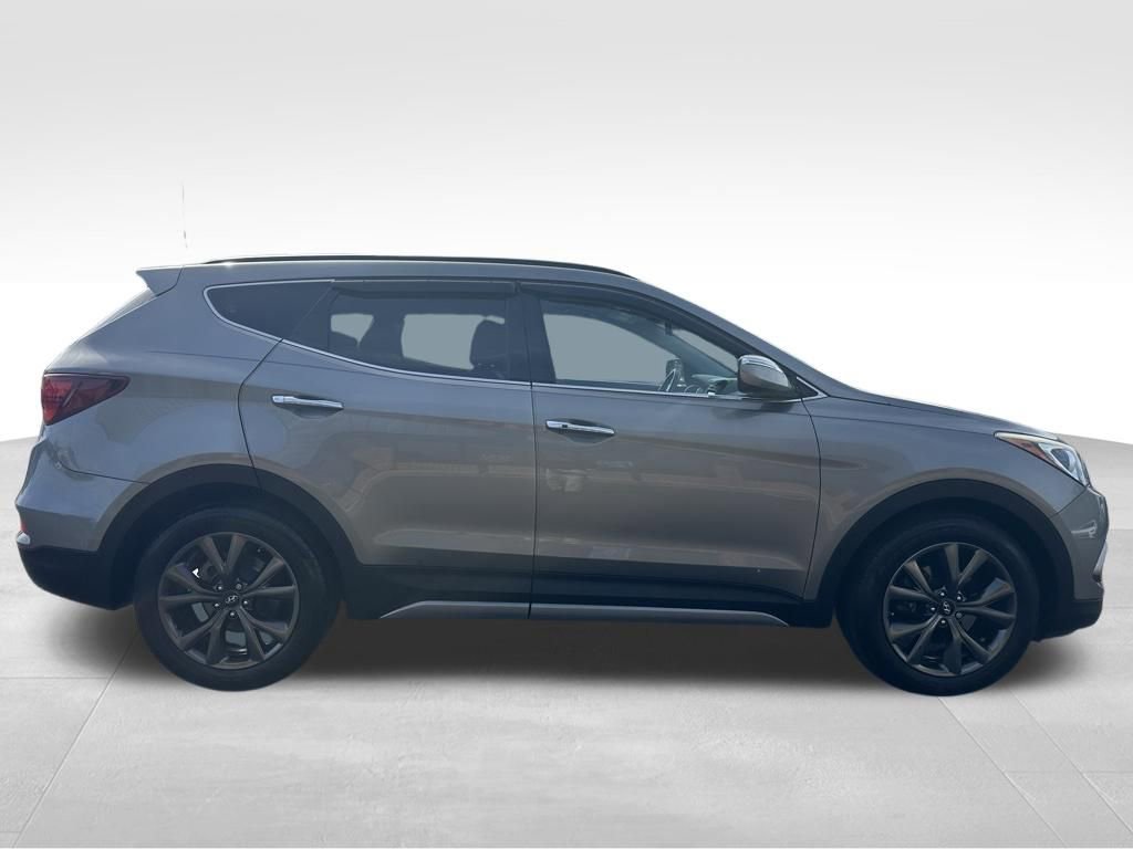 Used 2017 Hyundai Santa Fe Sport FWD image 6
