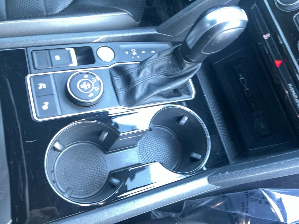 Used 2020 Volkswagen Atlas Cross Sport SEL Premium image 17