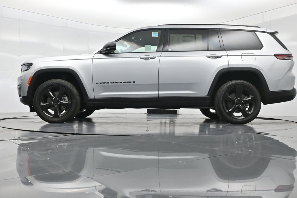 New 2025 Jeep Grand Cherokee L Altitude image 46