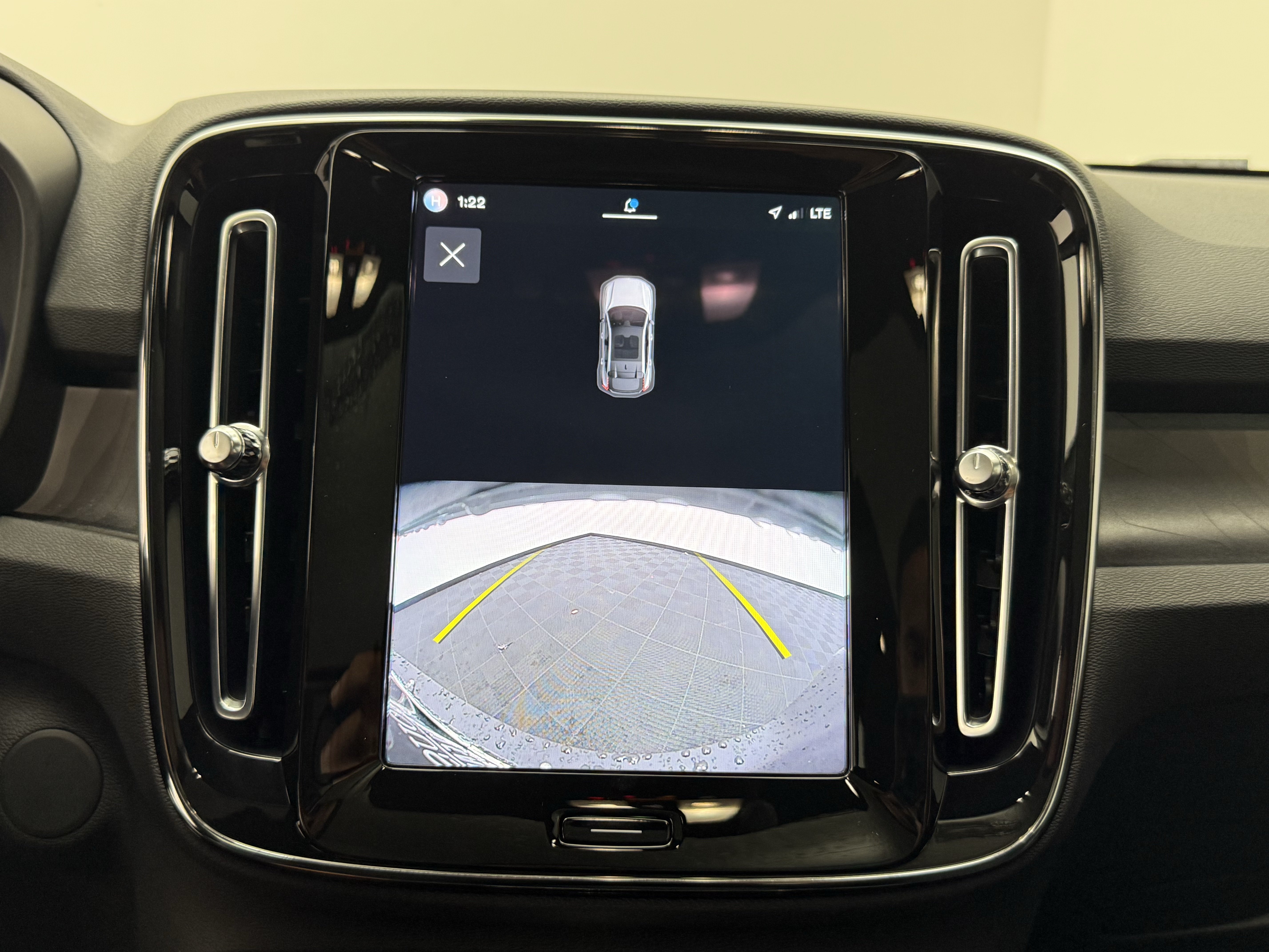 Certified 2023 Volvo C40 Recharge Core AWD/4WD image 19