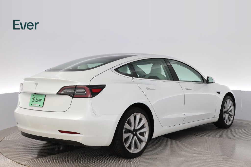 Used 2020 Tesla Model 3 Standard Range Plus RWD image 3