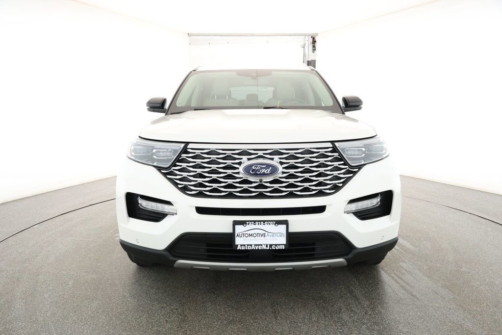 Used 2022 Ford Explorer Platinum w/ Equipment Group 601A image 2