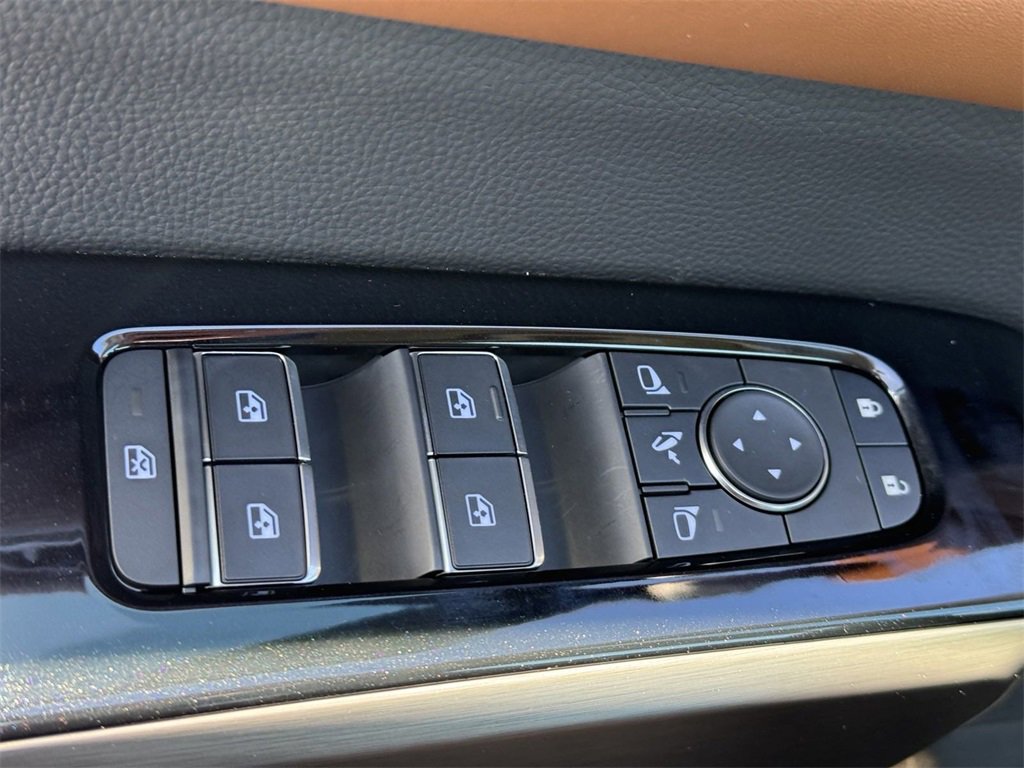 New 2025 Nissan Pathfinder Platinum w/ Cargo Package image 18