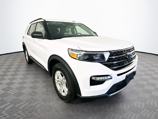 Certified 2023 Ford Explorer XLT w/ Equipment Group 202A AWD/4WD image 4