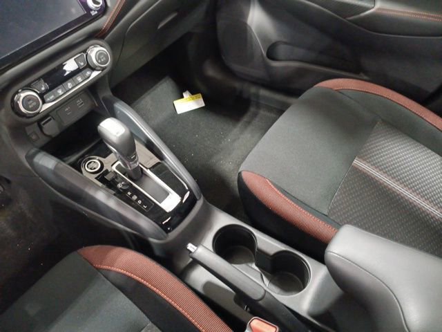 New 2025 Nissan Versa SR w/ Trunk Package image 13