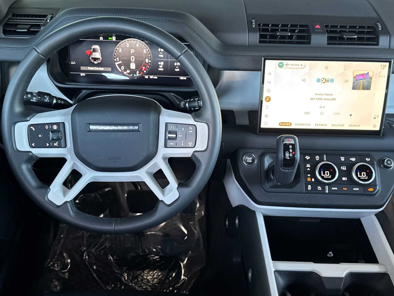 Used 2025 Land Rover Defender 110 S AWD/4WD image 15