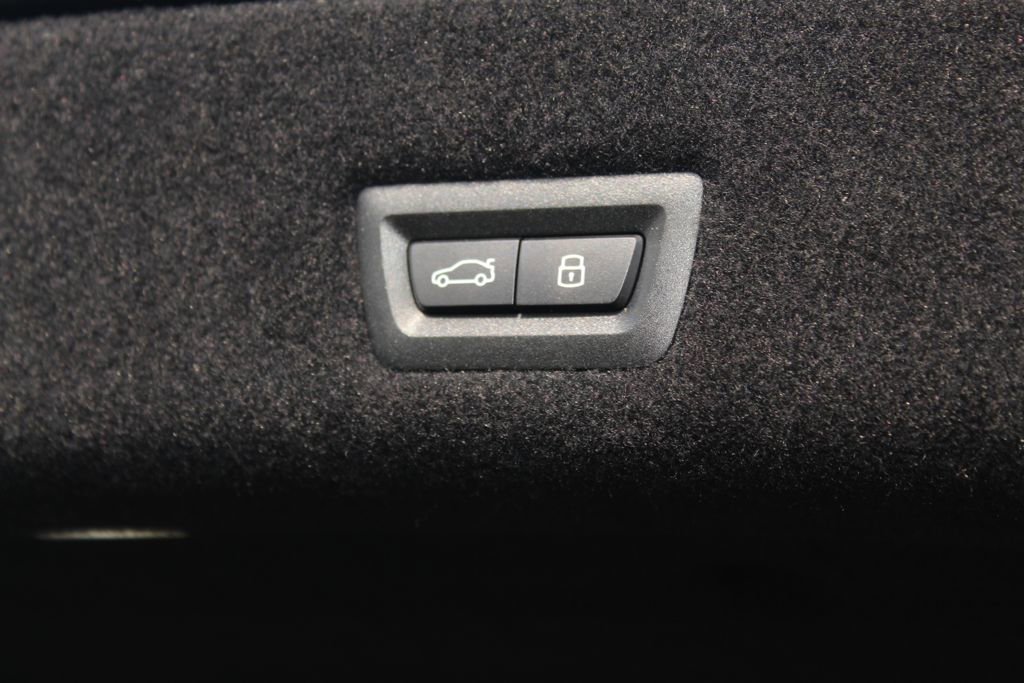 New 2026 BMW i7 xDrive60 w/ Premium Package AWD/4WD image 9