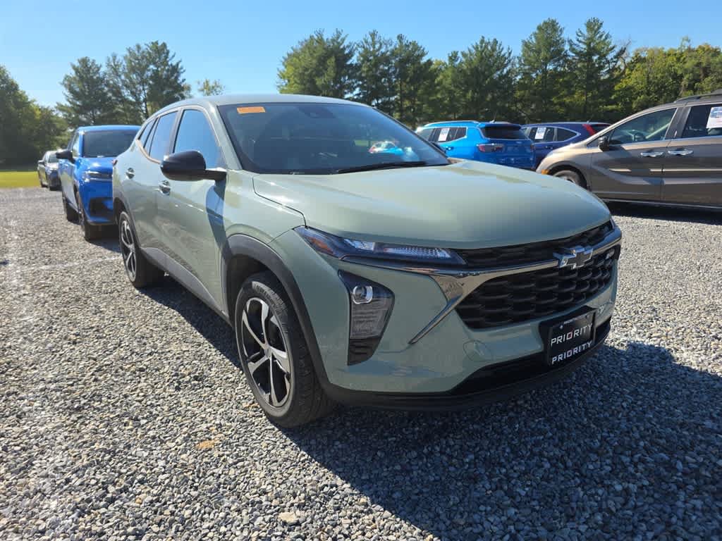 Used 2024 Chevrolet Trax RS FWD image 8