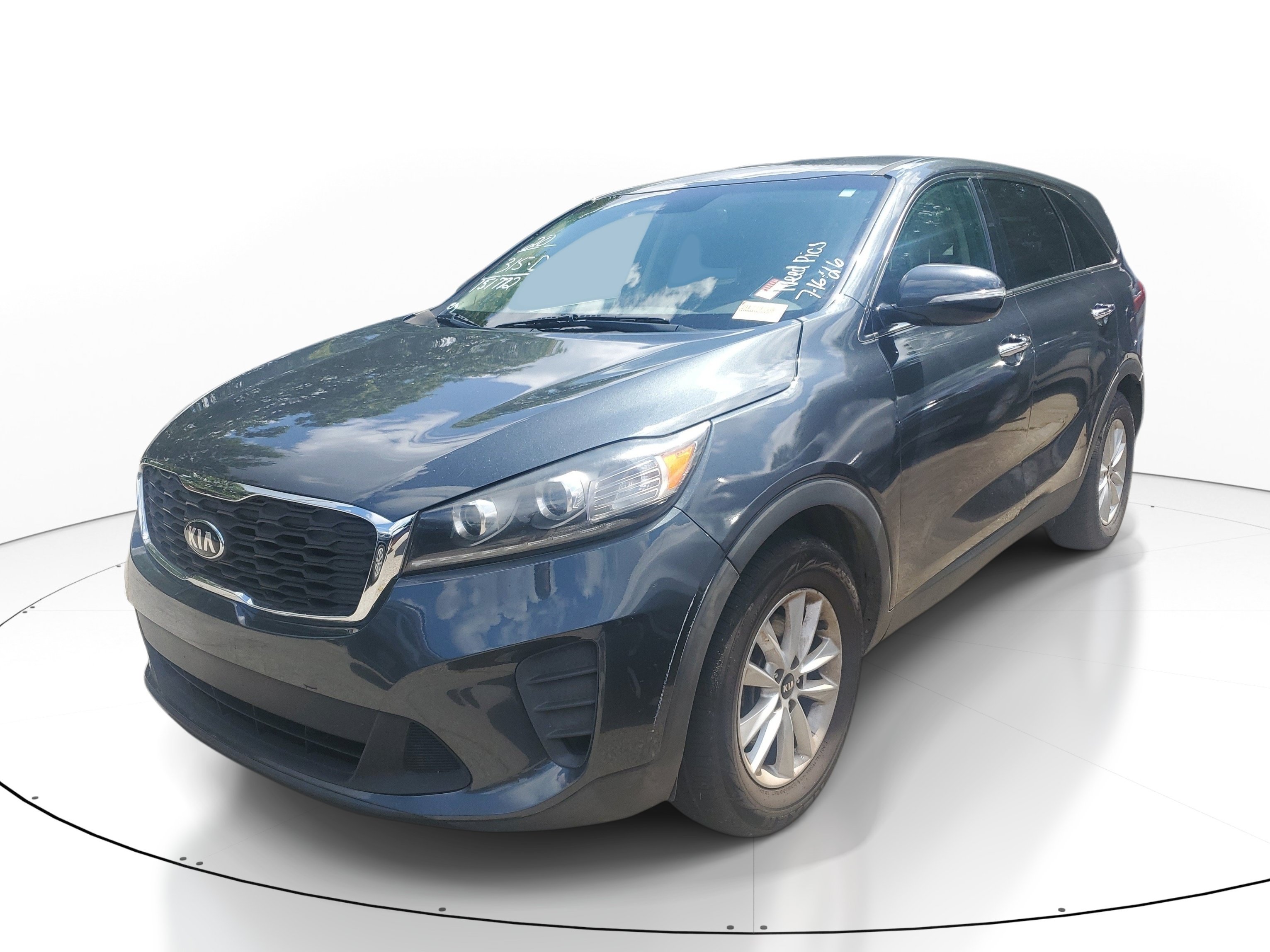 Used 2020 Kia Sorento LX FWD image 2