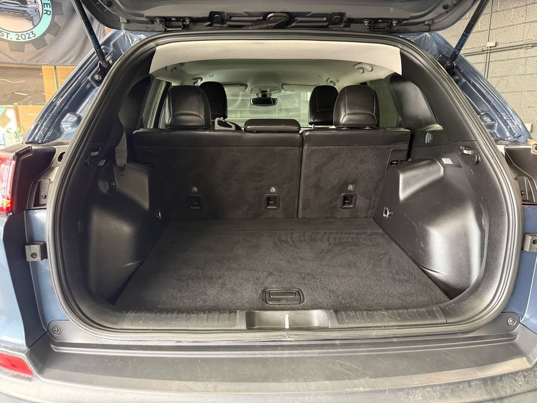 Used 2019 Jeep Cherokee Trailhawk w/ Cold Weather Group AWD/4WD image 15