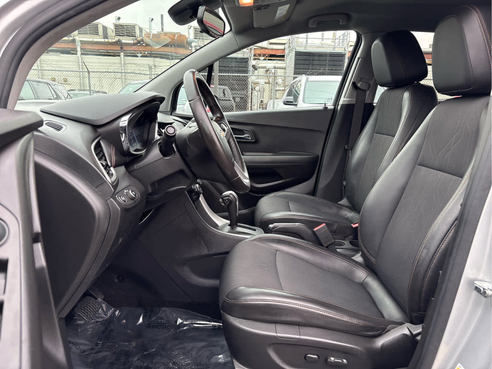 Used 2018 Chevrolet Trax LT w/ LT Convenience Package image 15
