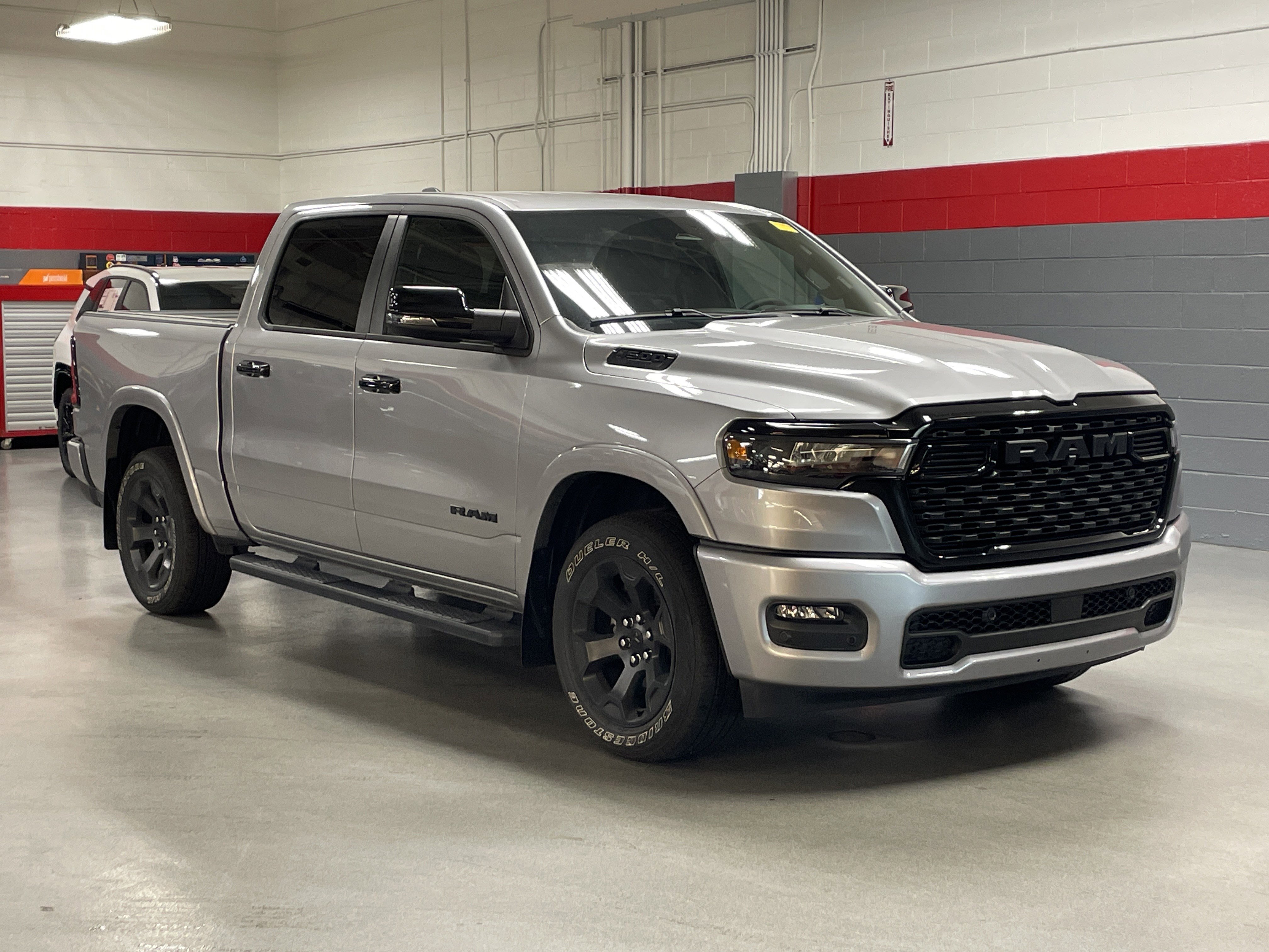 Used 2025 RAM 1500 Big Horn AWD/4WD image 2