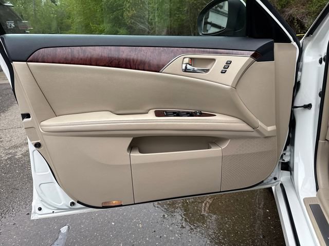 Used 2011 Toyota Avalon Limited FWD image 17