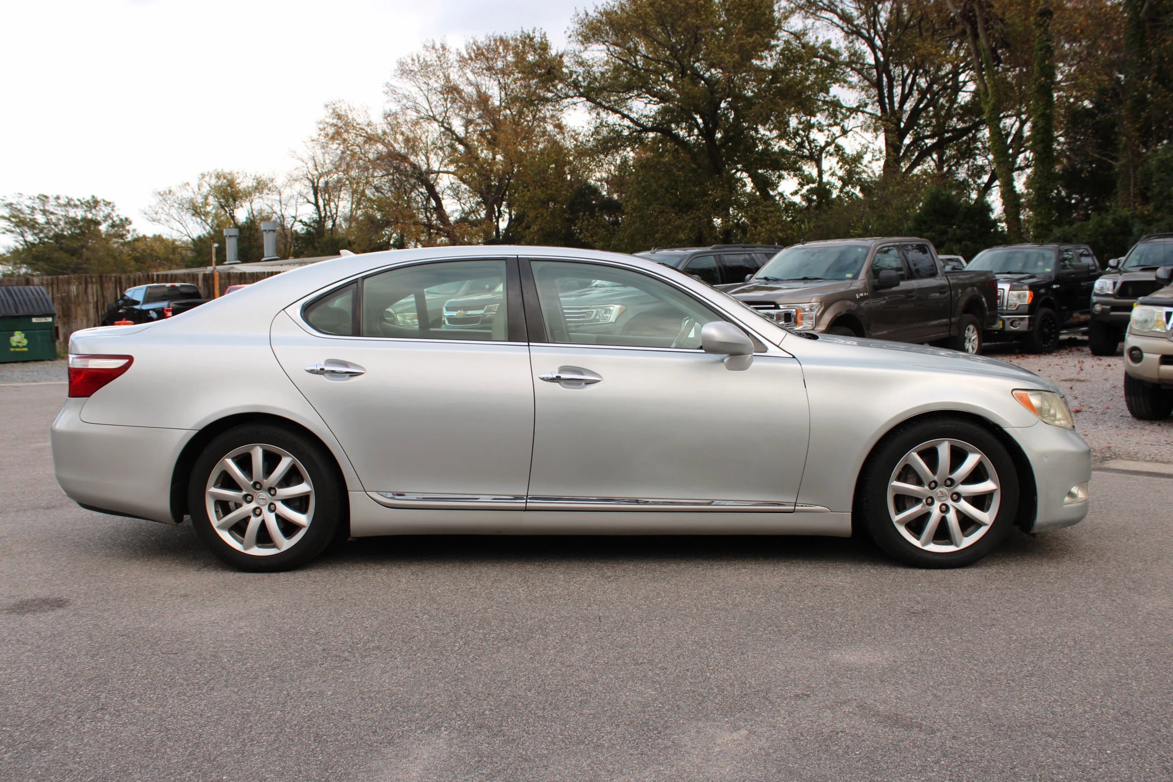 Used 2008 Lexus LS 460 image 9