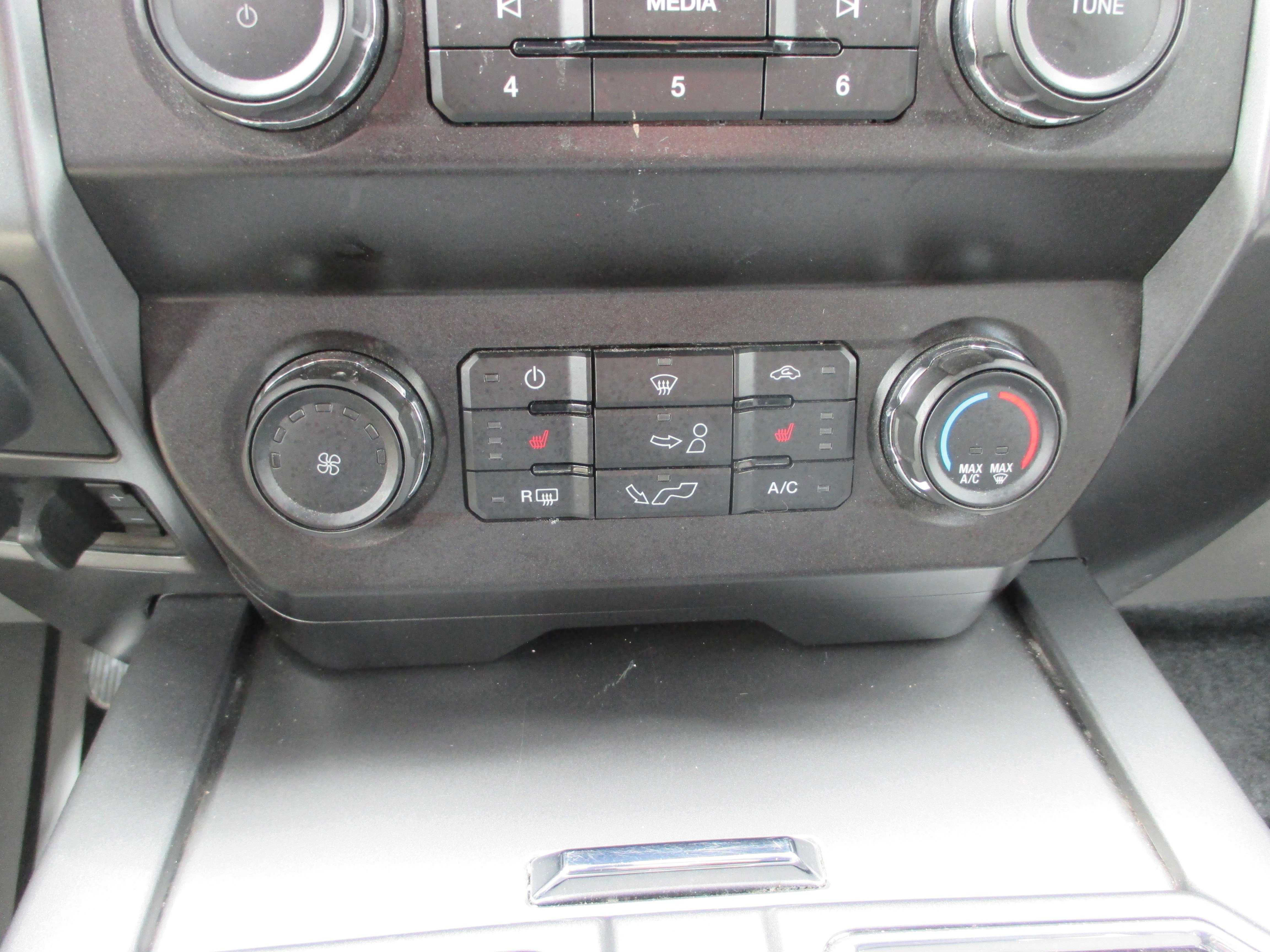 Used 2020 Ford F150 XLT w/ Equipment Group 302A Luxury AWD/4WD image 18