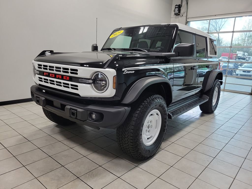 Used 2025 Ford Bronco Heritage Edition AWD/4WD image 6