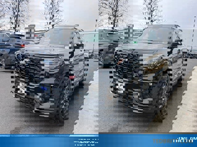 Certified 2025 Ford Explorer ST image 3