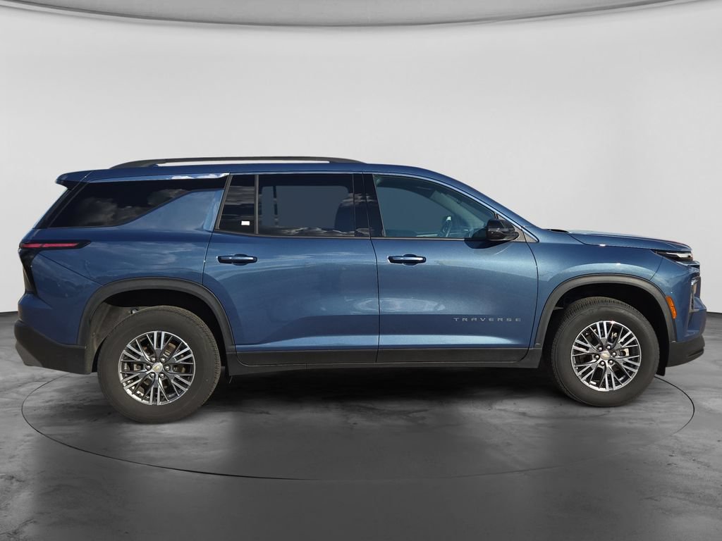 Used 2025 Chevrolet Traverse LT AWD/4WD image 12
