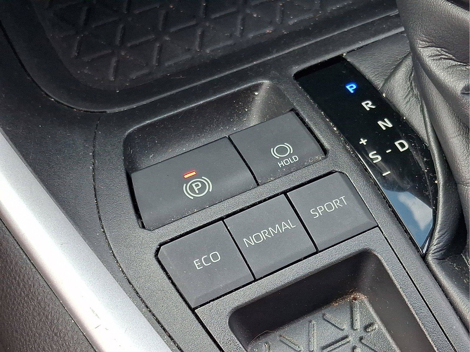 Used 2020 Toyota RAV4 XLE Premium FWD image 23