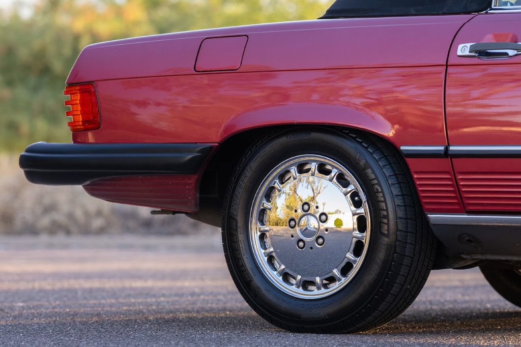 Used 1989 Mercedes-Benz 560 SL image 15