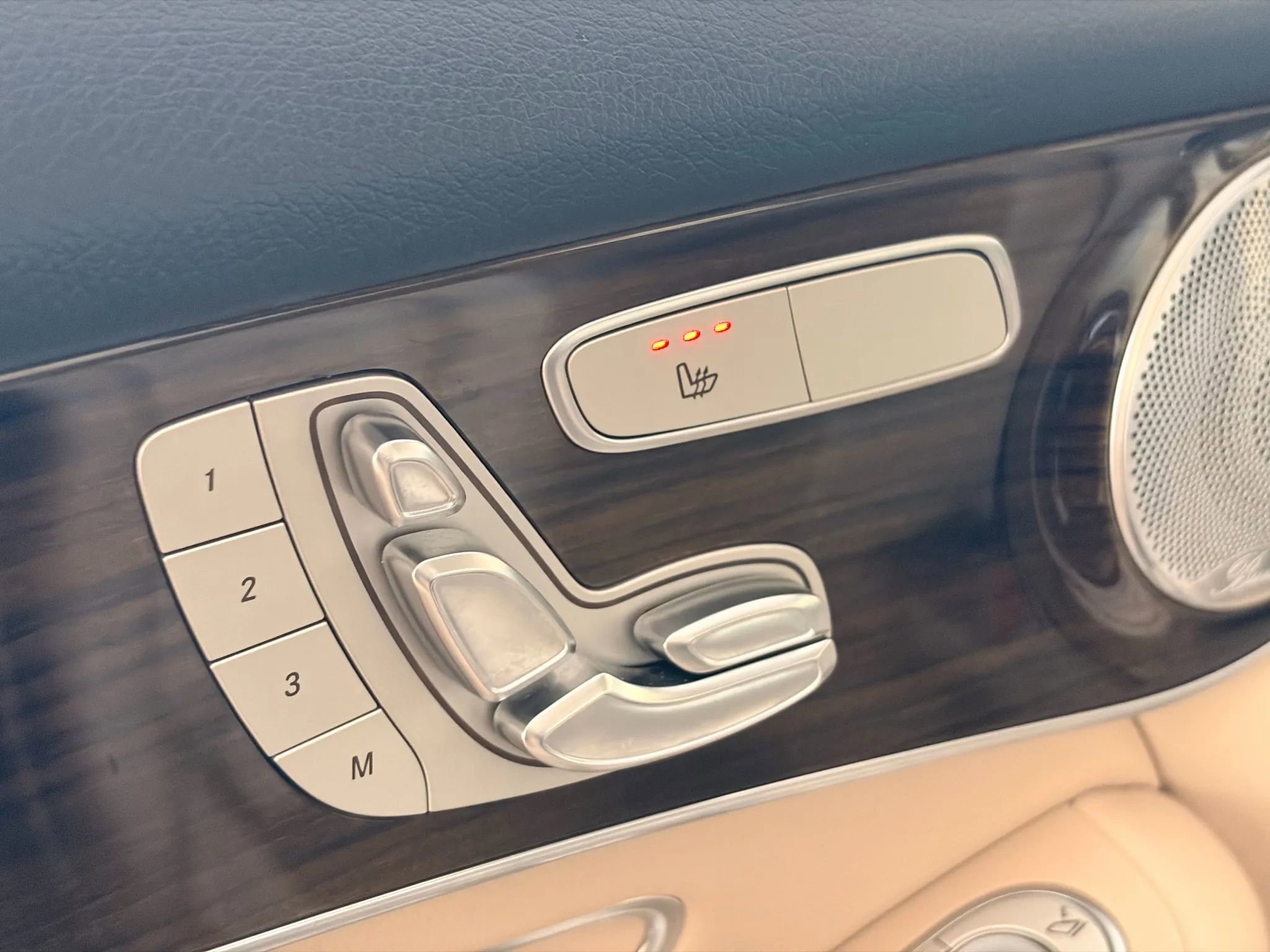 Used 2019 Mercedes-Benz GLC 300 4MATIC image 13