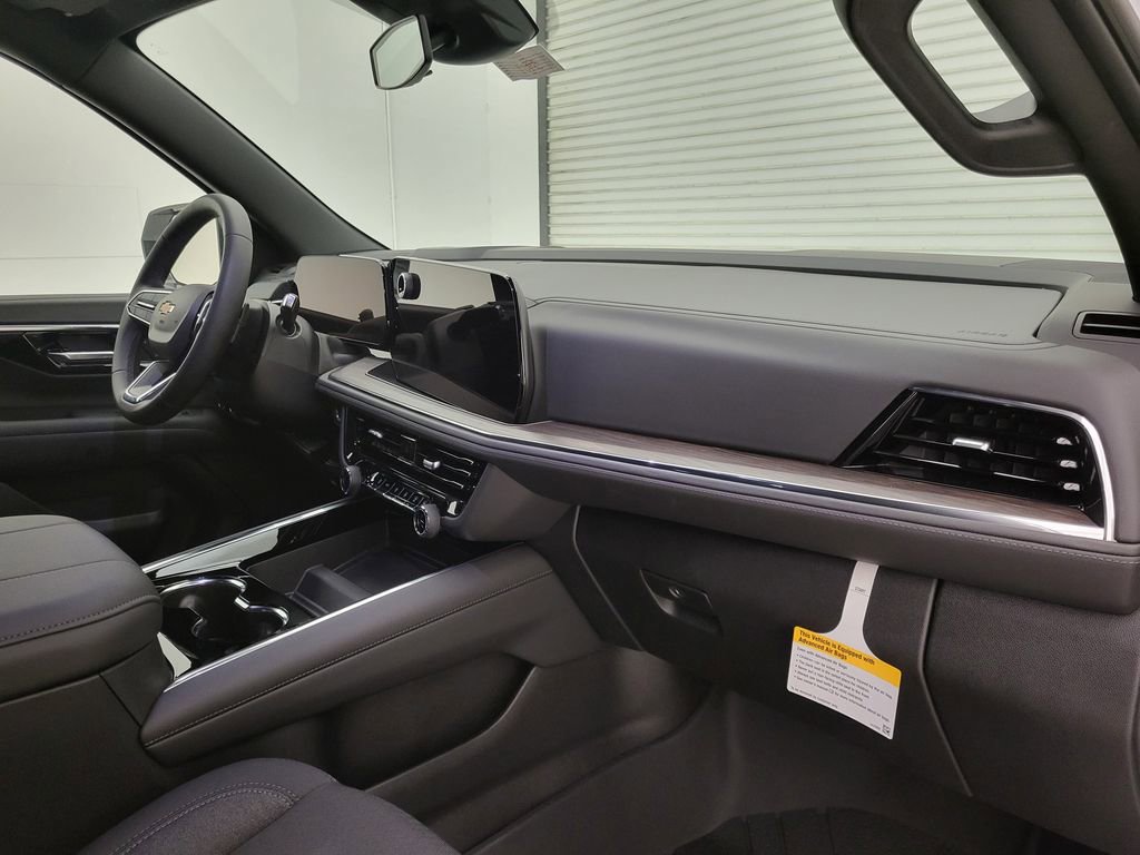 New 2026 Chevrolet Suburban LS image 32