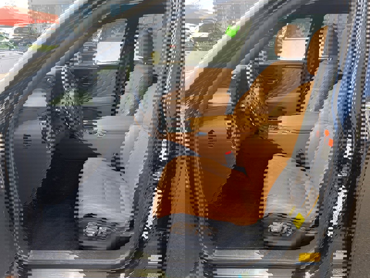 Used 2021 Lexus LS 500 w/ Accessory Package (Z2) image 8