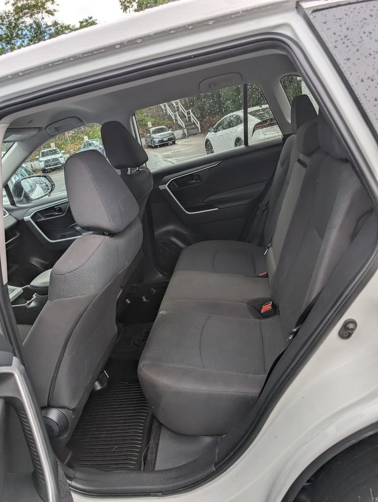 Certified 2024 Toyota RAV4 LE AWD/4WD image 16