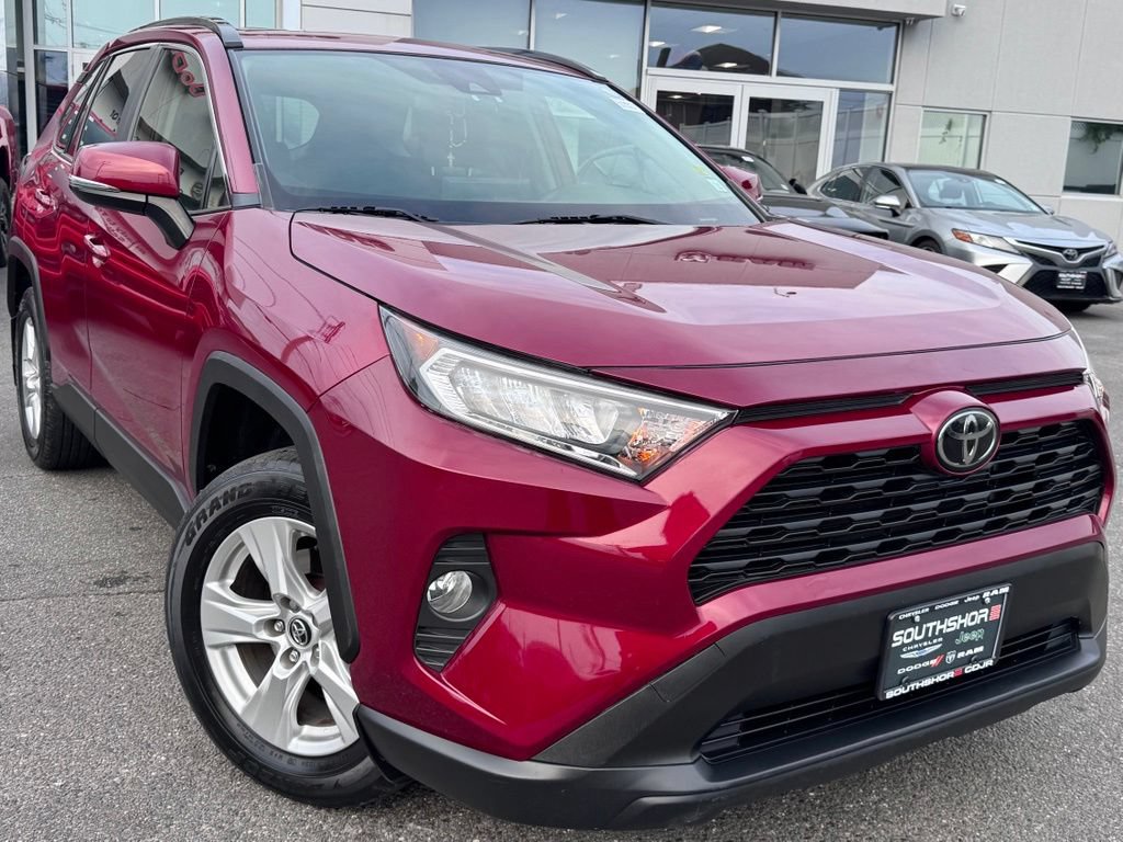 Used 2019 Toyota RAV4 XLE AWD/4WD image 1