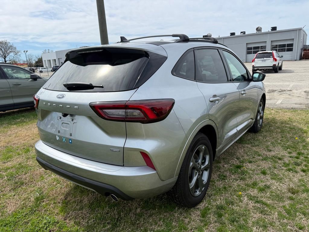 Used 2023 Ford Escape ST-Line w/ Equipment Group 301A image 9