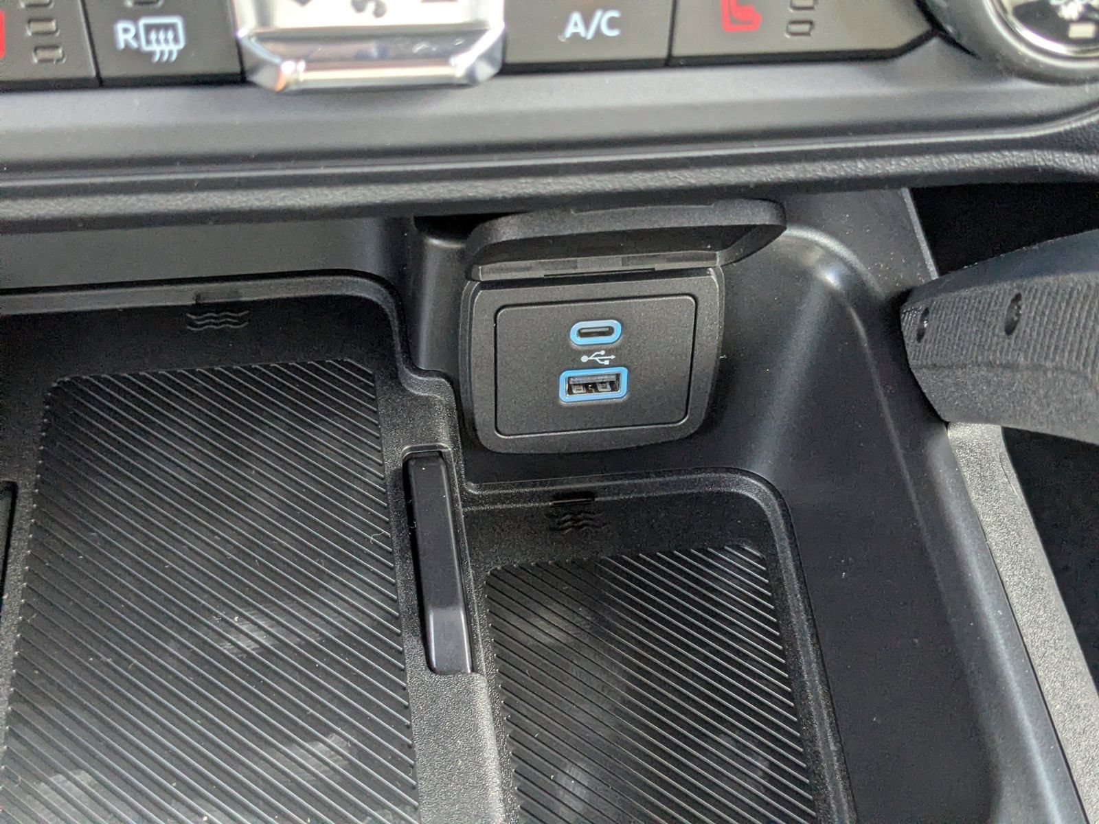 New 2025 Ford Bronco Outer Banks w/ Sasquatch Package AWD/4WD image 24