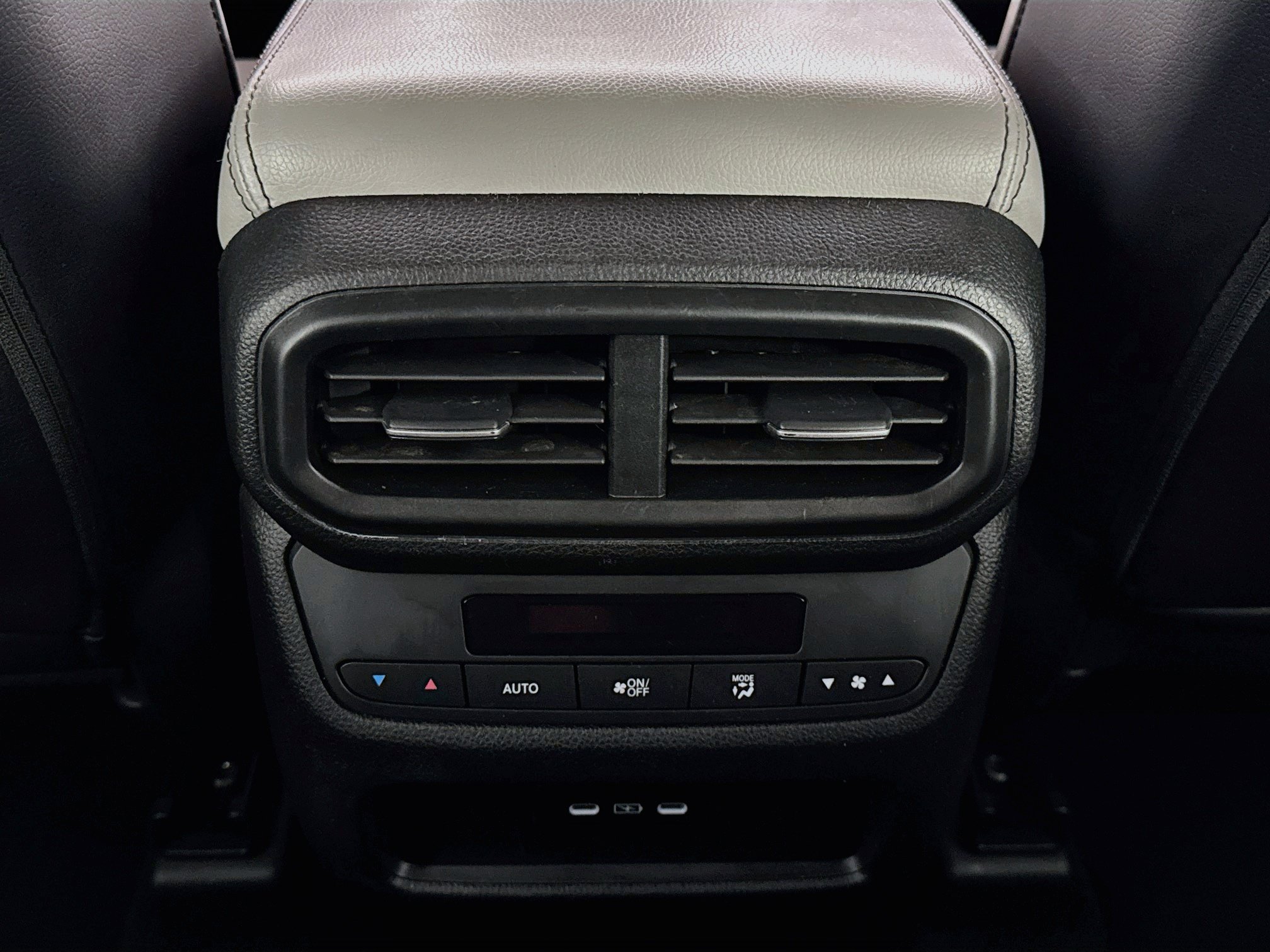 Certified 2024 Honda Pilot Touring image 27