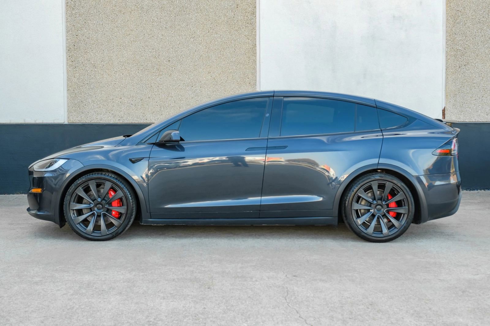 Used 2023 Tesla Model X Plaid image 14