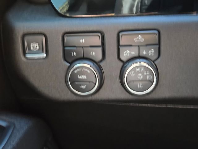 Used 2025 Chevrolet Silverado 2500 LT w/ Convenience Package image 34