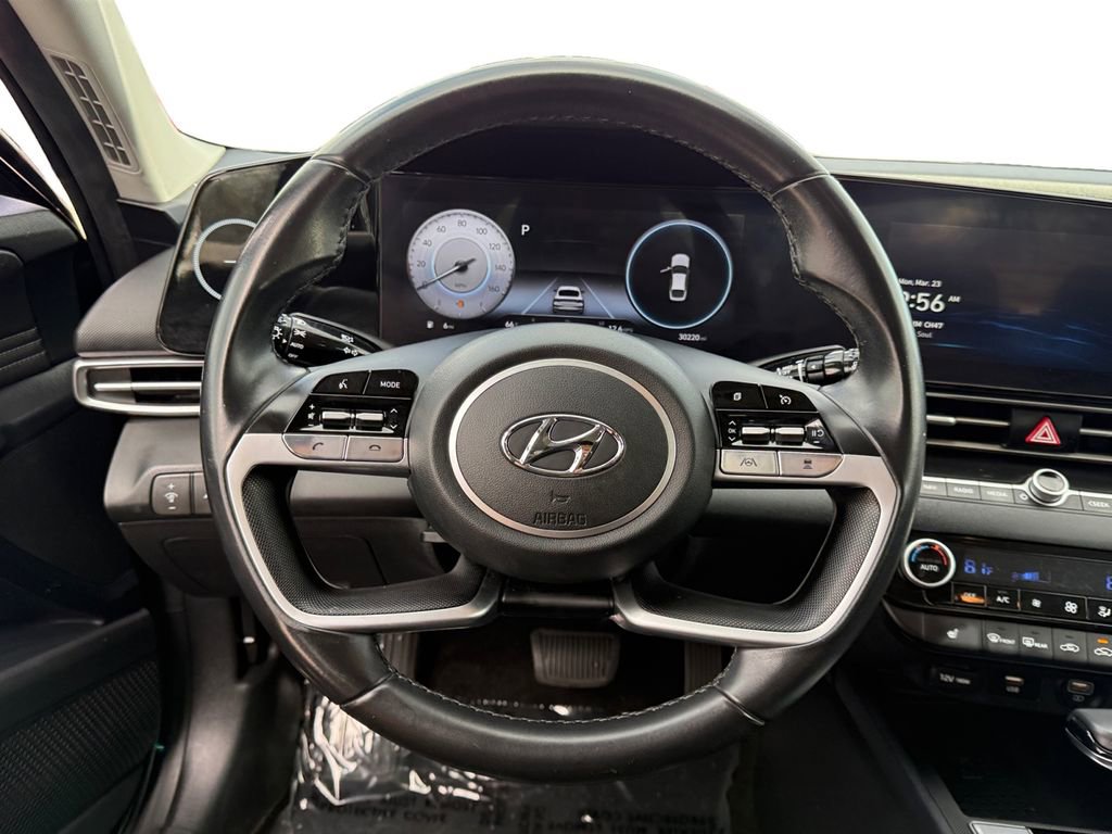 Used 2023 Hyundai Elantra SEL w/ Convenience Package image 12