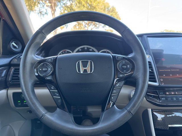Used 2017 Honda Accord Touring image 30