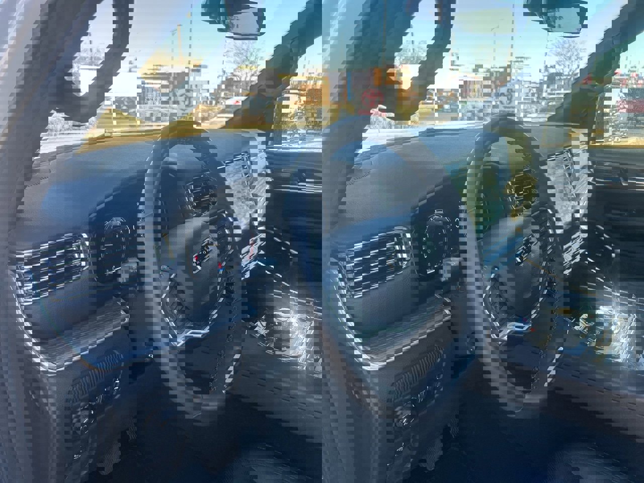 Used 2024 Jeep Wagoneer Series II w/ Flexible Seating Group image 5